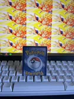 Pokemon TCG Mew Vmax Fusion Strike 114/264 Holo Ultra Rare - Image 2