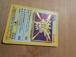 Wizards of the Coast Pokemon TCG Zapdos Base Set Holo Rare 16/102 EN 1999 - Image 3