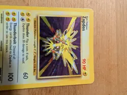 Wizards of the Coast Pokemon TCG Zapdos Base Set Holo Rare 16/102 EN 1999 - Image 5