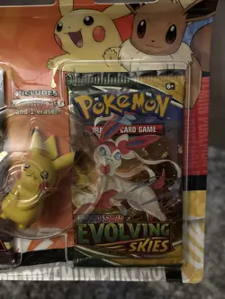 Pokemon TCG: 2022 Back To School Eraser Blister Pikachu - Evolving Skies/Astral - Image 2