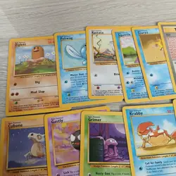 Pokemon TCG Mixed Lot Base Set/Base set 2/Fossil/Trainer WOTC Common w/Case - Image 2