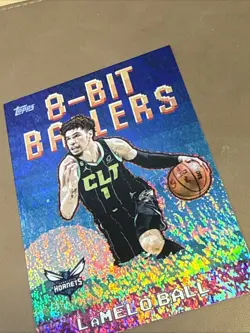 LaMelo Ball 2025-26 Topps - 8-Bit Ballers #8B-17 Holofoil Parallel Foil Shimmer - Image 3