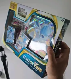 Pokemon TCG Glaceon VSTAR Special Collection Box New & Sealed - Image 3