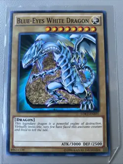 Blue-Eyes White Dragon LDK2-ENK01 Version 4 YuGiOh Legendary Decks II - Image 1