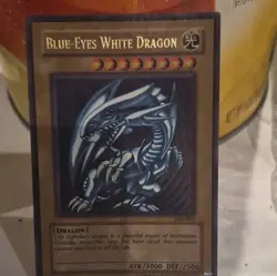 Konami Yu-Gi-Oh! Blue-Eyes White Dragon SDK-001 Starter Deck Kaiba ATK/DEF - Image 1