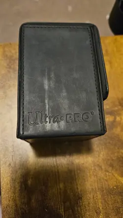 Magic the Gathering MTG Mana Flip Deck Box Ultra Pro BLACK Magnetic - 100 Cards - Image 4