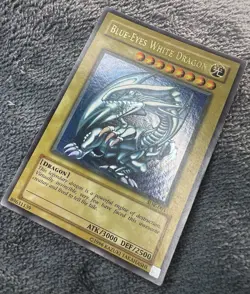 Blue-Eyes White Dragon SDK-001 Unlimited Ultra Rare LP Vintage Yu-Gi-Oh - Image 3