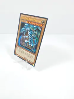 Yugioh - Blue-Eyes White Dragon SDBE-EN001 1st Edition - Ultra Rare NM - Image 2