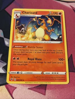 Charizard 025/185 Rare Non-Holo Vivid Voltage Pokemon Card - Image 1