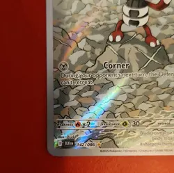The Pokemon Company Pawniard 142/086 SV Black Bolt Holo Basic 60 HP IR EN - Image 2