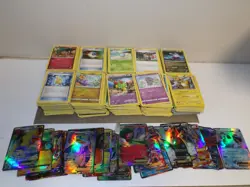HUGE LOT OF POKEMON CARDS OVER 500 CARDS - Image 1