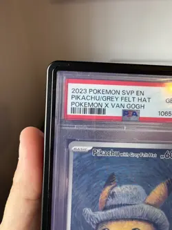 2023 Pokemon Pikachu Van Gogh Grey Felt Hat Promo SVP EN #085 PSA 10 GEM MINT - Image 2