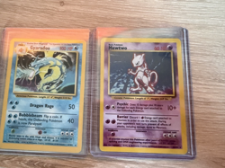 Gyarados Mewtwo 10/102 MP Holo Rare Base Set Unlimited Pokemon - Image 1