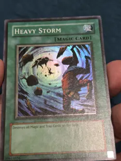 Small foil shift YuGiOh! Heavy Storm MRD-142 Unlimited Super Rare LP error - Image 2