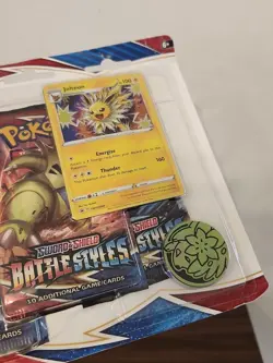 Pokemon Trading Card Game Sword & Shield Battle Styles Triple Pack Blister - Image 2