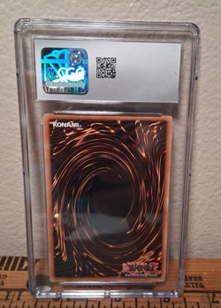 Yugioh Card Five-Headed Dragon CGC 9 Dino's Rage SD09-ENSS1 2006 Ultra Rare LE - Image 3