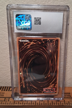 Yugioh Card Five-Headed Dragon CGC 9 Dino's Rage SD09-ENSS1 2006 Ultra Rare LE - Image 4