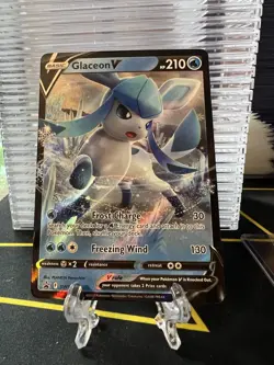 Glaceon V SWSH196 SWSH: Sword & Shield Promo Cards Holo - Image 1