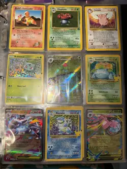 🔥 Pokemon Card Lot 81 Cards In Binder Blastoise Venusaur Charizard Holo Rares - Image 1