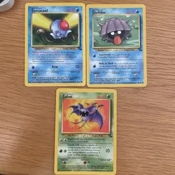 Tentacool Shellder Zubat base Pokemon Fossil X3 Card Bundle near mint - Image 1