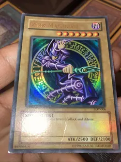 Yugioh Dark Magician SDY-006 FULL FOIL BLEED Unlimtied HP Holo Ultra Rare - Image 1