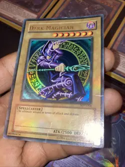 Yugioh Dark Magician SDY-006 FULL FOIL BLEED Unlimtied HP Holo Ultra Rare - Image 2