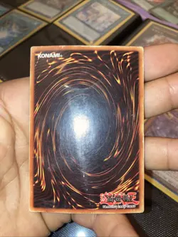 Yugioh Dark Magician SDY-006 FULL FOIL BLEED Unlimtied HP Holo Ultra Rare - Image 5