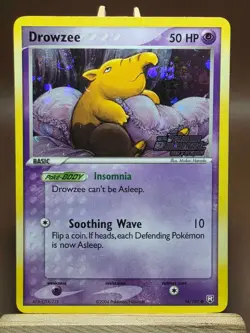 MP SWIRL Pokemon Drowzee (54/109) (Stamped) EX: Team Rocket Returns​ Holo - Image 1
