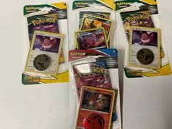 Pokemon TCG: Evolving Skies Checklane Blister Eevee & Houndoom Set + Charmander - Image 1