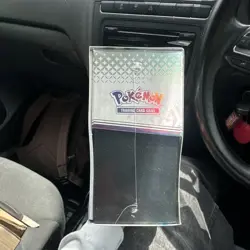 Pokemon TCG Scarlet & Violet Prismatic Evolutions Elite Trainer Box English - Image 2