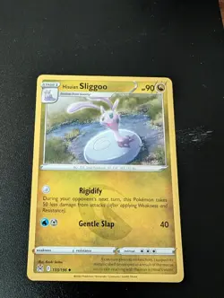 Hisuian Sliggoo 133/196 Uncommon Lost Origin Pokemon Lightly Played - Image 1
