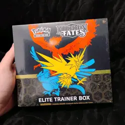 Pokemon Hidden Fates Elite Trainer Box sealed (D) - Image 1