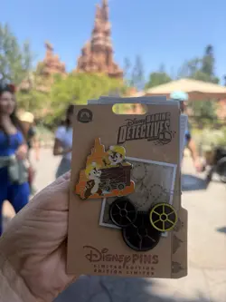 2026 DISNEY PIN DARING DETECTIVES BIG THUNDER RAILRAOD CHIP DALE 2 PINS LE3000 - Image 1