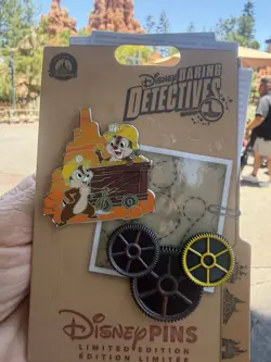 2026 DISNEY PIN DARING DETECTIVES BIG THUNDER RAILRAOD CHIP DALE 2 PINS LE3000 - Image 2
