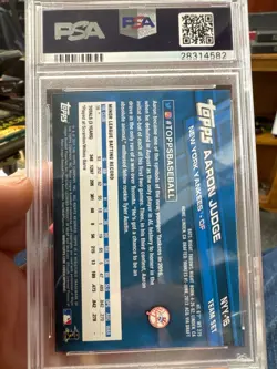 *INVEST* Aaron Judge*2017 TOPPS NEW YORK YANKEES #NYY-16 PSA 10 Gem Mint! ROOKIE - Image 2