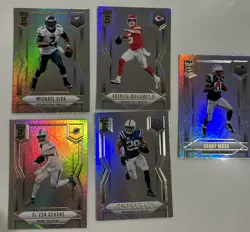 Patrick Mahomes II 2025 Donruss Elite KC Chiefs Base #55 plus Base Lot (5 Cards) - Image 1