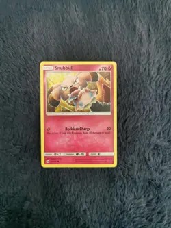 • SNUBBULL - 90/149 | Common | SUN & MOON | Pokemon Cards TCG | NM • - Image 1