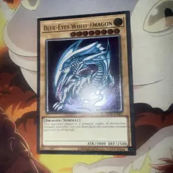 Yugioh Ultimate Rare Blue Eyes White Dragon OP28-EN001 - Image 2