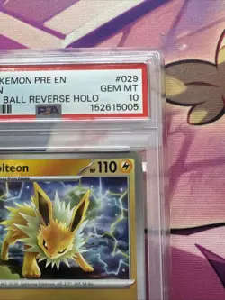2025 POKEMON PRE EN-PRISMATIC EVOLUTIONS MASTER BALL REVERSE HOLO JOLTEON PSA 10 - Image 4