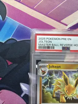 2025 POKEMON PRE EN-PRISMATIC EVOLUTIONS MASTER BALL REVERSE HOLO JOLTEON PSA 10 - Image 5
