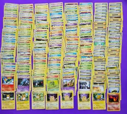 Lot Of 325 Pokemon TCG Cards Pikachu Charmander Energy Trainer Spoink 1999-2017 - Image 1