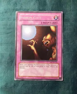 YuGiOh - Trap Hole DB1-EN118 - Fusion Gate Misprint - Wrong Name Error - Image 1