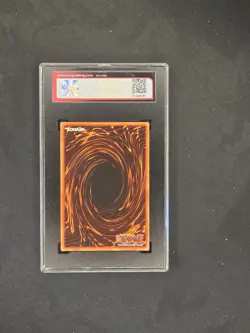 YU-GI-OH Blue Eyes White Dragon SDK-001 KSA8.5 NMM+ - Image 2
