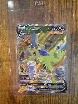 2021 Pokemon TCG Tyranitar V Alternate Art Card 155/163 Battle Styles NM - Image 1
