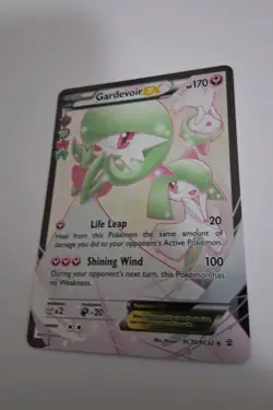 Gardevoir EX (Full Art) RC30/RC32 Generations: Radiant Collection Pokemon Card - Image 2