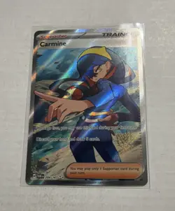 Pokemon TCG Carmine 204/167 Sv06: Twilight Masquerade Holo Full Art Trainer - Image 1