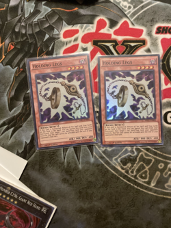 Yugioh Holding Legs MIL1-EN004 Super Rare 1st Ed NM - Image 1