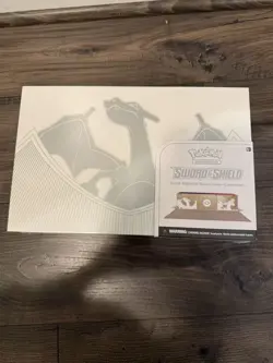 Pokemon TCG Sword & Shield Charizard Ultra-Premium Collection Box English - Image 2