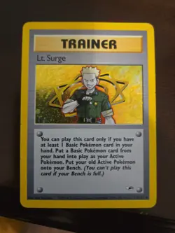 Pokemon Lt. Surge Trainer Gym Heroes TCG 017/132 2000 Vintage - Image 1