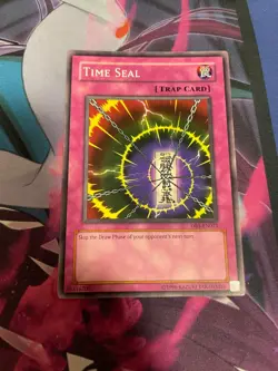 YUGIOH - TIME SEAL - COMMON - DB1 - NM - Image 1